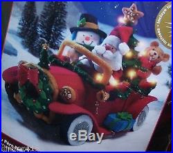 Bucilla SANTA'S VINTAGE CAR Felt Christmas Kit Lighted NEW VERY RARE 85329