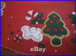 Christmas BUCILLA FELT Applique TREE SKIRT Kit, GINGERBREAD HOUSE, Size 43,85133