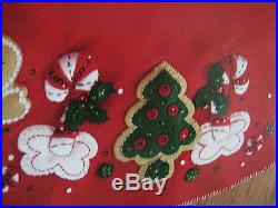 Christmas BUCILLA FELT Applique TREE SKIRT Kit, GINGERBREAD HOUSE, Size 43,85133