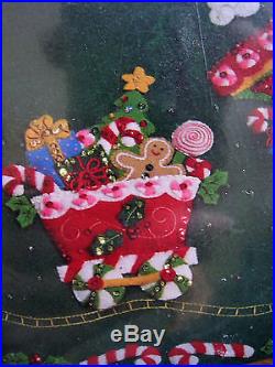 Christmas BUCILLA Felt Applique Holiday TREE SKIRT Kit, CANDY EXPRESS, 86158,43