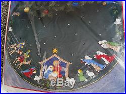 Christmas BUCILLA Felt Applique TREE SKIRT Craft Kit, NATIVITY, 82623, Green Felt