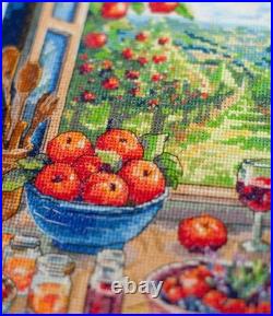 Counted Cross Stitch Kit U iablunevomu raiu