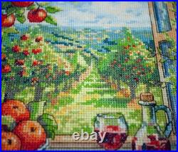 Counted Cross Stitch Kit U iablunevomu raiu