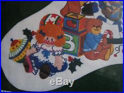 Dimensions Crewel Stitchery Christmas STOCKING KIT, A VISIT WITH SANTA, Rigg, 8043