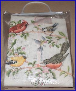 Lee's Five Birds with Robin Handpainted Needlepoint Canvas Kit Wool Yarn & SG