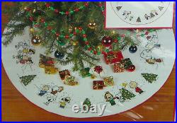 Needle Treasures Christmas Counted Tree Skirt KIT, PEANUTS PLAYMATES, Snoopy, 2866