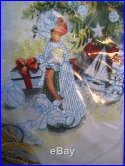Needle Treasures Christmas Crewel Stocking KIT, CHILDREN AROUND THE TREE, 00802