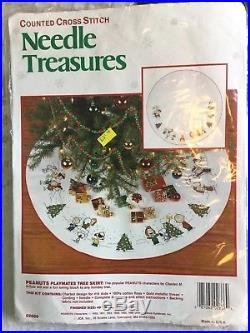 Peanuts PLAYMATES Tree Skirt Counted Cross Stitch Charlie Brown Lucy Snoopy 40