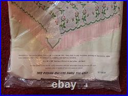 VTG NIP Bucilla Jiffy RAMBLER ROSE Cross-Stitch Embroidery Quilt Top Kit 8025