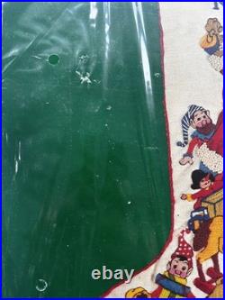 Vintage Dimensions Old Fashioned Santa Stocking Crewel Kit Toys Wool Yarn 8008